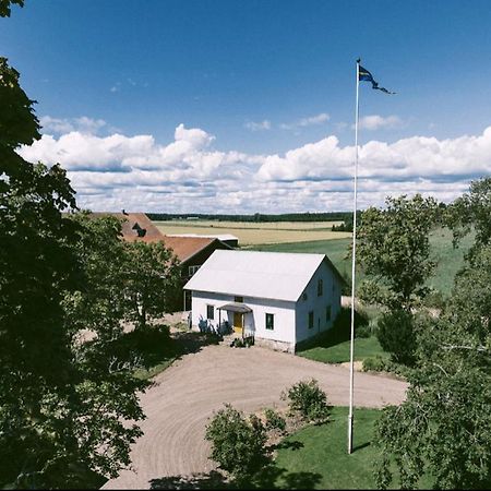 Snaellfaell Country Living - Akerbo Gard Charmigt Renoverad Flygel Kristinehamn Exterior foto